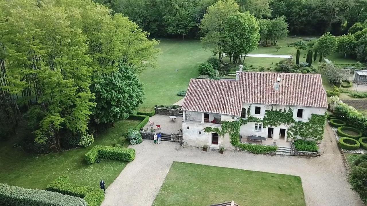 La Croix Des Granges Bed & Breakfast Chapdeuil ภายนอก รูปภาพ